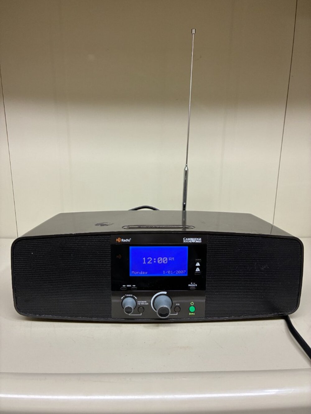Cambridge Soundworks HD Radio 820HD For Parts / Repair No Sound Comes Out